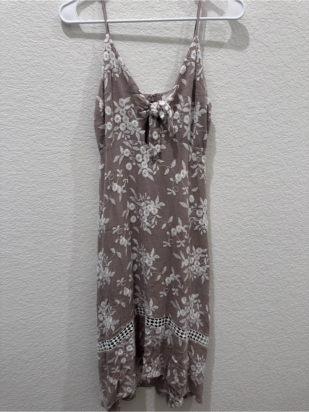 ASTR the Label Dress Womens Medium Brown Embroidered Boho Cutout Artsy Sundress